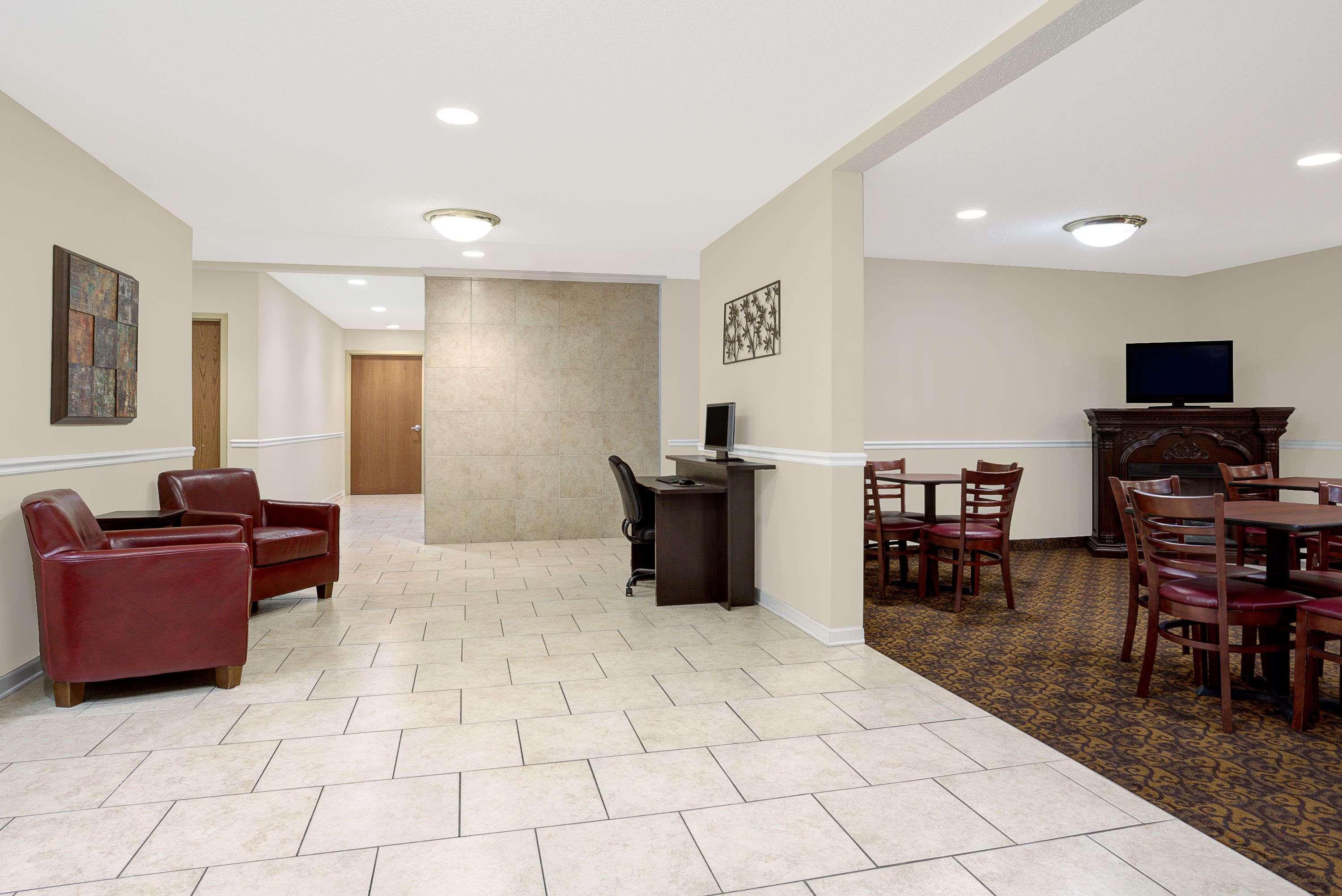 Days Inn By Wyndham Greensboro Nc Exterior foto